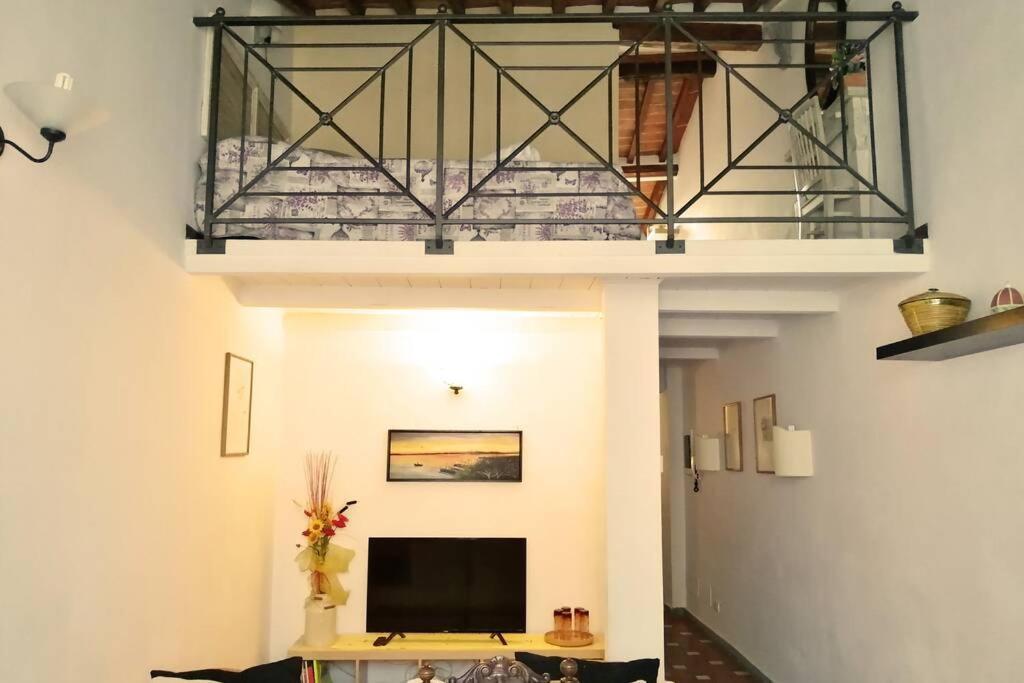 פירנצה Santa Maria Novella Station Florentine Apartment מראה חיצוני תמונה
